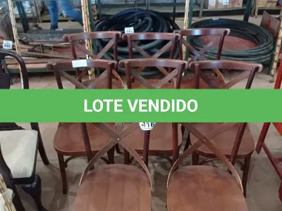 LOTE 416 - 08 CADEIRAS EM MADEIRA. (NO ESTADO) ATENÇÃO! FAZER A VISITAÇÃO ANTES DE ARREMATAR, NÃO SABEMOS SE FUNCIONA, LEILÃO NÃO TEM GARANTIA E NEM DEVOLUÇÃO, SUJEITO A POSSÍVEIS AVARIAS VISÍVEIS/OCULTAS E/OU AUSÊNCIA DE COMPONENTES.