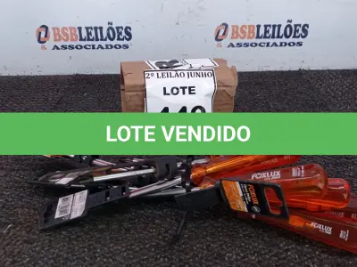 LOTE 449 - 06 CHAVES PHILIPS E 01 CHAVE CANHÃO. (NO ESTADO) ATENÇÃO! FAZER A VISITAÇÃO ANTES DE ARREMATAR, NÃO SABEMOS SE FUNCIONA, LEILÃO NÃO TEM GARANTIA E NEM DEVOLUÇÃO, SUJEITO A POSSÍVEIS AVARIAS VISÍVEIS/OCULTAS E/OU AUSÊNCIA DE COMPONENTES.