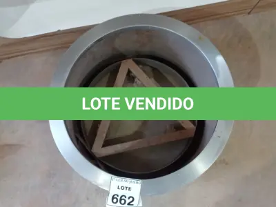 LOTE 662 - 01 SUPORTE PARA VASOS COM RODAS.  (NO ESTADO) ATENÇÃO! FAZER A VISITAÇÃO ANTES DE ARREMATAR, NÃO SABEMOS SE FUNCIONA, LEILÃO NÃO TEM GARANTIA E NEM DEVOLUÇÃO, SUJEITO A POSSÍVEIS AVARIAS VISÍVEIS/OCULTAS E/OU AUSÊNCIA DE COMPONENTES.