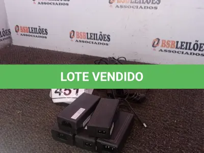 LOTE 451 - 05 FONTES PARA NOTEBOOKS VOLTAGENS DIVERSAS. (NO ESTADO) ATENÇÃO! FAZER A VISITAÇÃO ANTES DE ARREMATAR, NÃO SABEMOS SE FUNCIONA, LEILÃO NÃO TEM GARANTIA E NEM DEVOLUÇÃO, SUJEITO A POSSÍVEIS AVARIAS VISÍVEIS/OCULTAS E/OU AUSÊNCIA DE COMPONENTES.