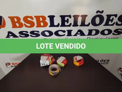 LOTE 257 - 05 FITAS ANTIDERRAPANTE CORES VARIADAS. (NO ESTADO) ATENÇÃO! FAZER A VISITAÇÃO ANTES DE ARREMATAR, NÃO SABEMOS SE FUNCIONA, LEILÃO NÃO TEM GARANTIA E NEM DEVOLUÇÃO, SUJEITO A POSSÍVEIS AVARIAS VISÍVEIS/OCULTAS E/OU AUSÊNCIA DE COMPONENTES.