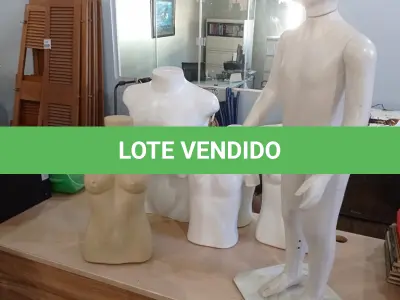 LOTE 649 - 06 MANEQUINS DE VÁRIOS TAMANHOS.  (NO ESTADO) ATENÇÃO! FAZER A VISITAÇÃO ANTES DE ARREMATAR, NÃO SABEMOS SE FUNCIONA, LEILÃO NÃO TEM GARANTIA E NEM DEVOLUÇÃO, SUJEITO A POSSÍVEIS AVARIAS VISÍVEIS/OCULTAS E/OU AUSÊNCIA DE COMPONENTES.