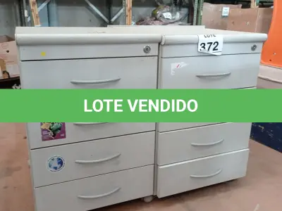 LOTE 372 - 02 GAVETEIROS COM 04 GAVETAS CADA. (NO ESTADO) ATENÇÃO! FAZER A VISITAÇÃO ANTES DE ARREMATAR, NÃO SABEMOS SE FUNCIONA, LEILÃO NÃO TEM GARANTIA E NEM DEVOLUÇÃO, SUJEITO A POSSÍVEIS AVARIAS VISÍVEIS/OCULTAS E/OU AUSÊNCIA DE COMPONENTES.