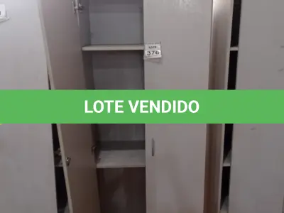 LOTE 376 - 01 ARMÁRIO ALTO 02 PORTAS E 03 COMPARTIMENTOS. (NO ESTADO) ATENÇÃO! FAZER A VISITAÇÃO ANTES DE ARREMATAR, NÃO SABEMOS SE FUNCIONA, LEILÃO NÃO TEM GARANTIA E NEM DEVOLUÇÃO, SUJEITO A POSSÍVEIS AVARIAS VISÍVEIS/OCULTAS E/OU AUSÊNCIA DE COMPONENTES.