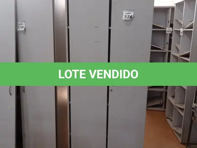LOTE 374 - 01 ARMÁRIO ALTO 02 PORTAS E 04 COMPARTIMENTOS. (NO ESTADO) ATENÇÃO! FAZER A VISITAÇÃO ANTES DE ARREMATAR, NÃO SABEMOS SE FUNCIONA, LEILÃO NÃO TEM GARANTIA E NEM DEVOLUÇÃO, SUJEITO A POSSÍVEIS AVARIAS VISÍVEIS/OCULTAS E/OU AUSÊNCIA DE COMPONENTES.