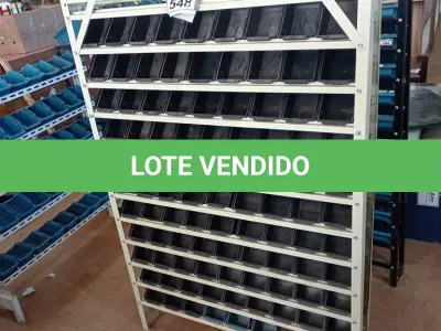 LOTE 548 - 01 EXPOSITOR COM GAVETAS PARA PARAFUSOS. (NO ESTADO) ATENÇÃO! FAZER A VISITAÇÃO ANTES DE ARREMATAR, NÃO SABEMOS SE FUNCIONA, LEILÃO NÃO TEM GARANTIA E NEM DEVOLUÇÃO, SUJEITO A POSSÍVEIS AVARIAS VISÍVEIS/OCULTAS E/OU AUSÊNCIA DE COMPONENTES.