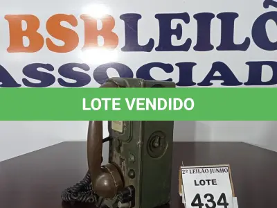 LOTE 434 - 01 TELEFONE ANTIGO. (NO ESTADO) ATENÇÃO! FAZER A VISITAÇÃO ANTES DE ARREMATAR, NÃO SABEMOS SE FUNCIONA, LEILÃO NÃO TEM GARANTIA E NEM DEVOLUÇÃO, SUJEITO A POSSÍVEIS AVARIAS VISÍVEIS/OCULTAS E/OU AUSÊNCIA DE COMPONENTES.