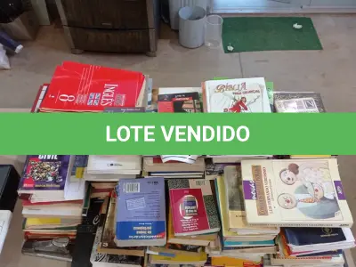 LOTE 647 - 01 LOTE COM GRANDE QUANTIDADE DE LIVROS.  (NO ESTADO) ATENÇÃO! FAZER A VISITAÇÃO ANTES DE ARREMATAR, NÃO SABEMOS SE FUNCIONA, LEILÃO NÃO TEM GARANTIA E NEM DEVOLUÇÃO, SUJEITO A POSSÍVEIS AVARIAS VISÍVEIS/OCULTAS E/OU AUSÊNCIA DE COMPONENTES.