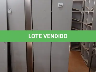 LOTE 374 - 01 ARMÁRIO ALTO 02 PORTAS E 04 COMPARTIMENTOS. (NO ESTADO) ATENÇÃO! FAZER A VISITAÇÃO ANTES DE ARREMATAR, NÃO SABEMOS SE FUNCIONA, LEILÃO NÃO TEM GARANTIA E NEM DEVOLUÇÃO, SUJEITO A POSSÍVEIS AVARIAS VISÍVEIS/OCULTAS E/OU AUSÊNCIA DE COMPONENTES.