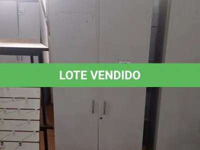 LOTE 387 - 01 ARMÁRIO ALTO COM 02 PORTAS 04 COMPARTIMENTOS. (NO ESTADO) ATENÇÃO! FAZER A VISITAÇÃO ANTES DE ARREMATAR, NÃO SABEMOS SE FUNCIONA, LEILÃO NÃO TEM GARANTIA E NEM DEVOLUÇÃO, SUJEITO A POSSÍVEIS AVARIAS VISÍVEIS/OCULTAS E/OU AUSÊNCIA DE COMPONENTES.