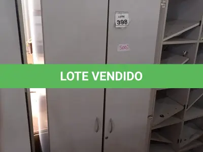 LOTE 398 - 01 ARMÁRIO ALTO COM 02 PORTAS 02 COMPARTIMENTOS. (NO ESTADO) ATENÇÃO! FAZER A VISITAÇÃO ANTES DE ARREMATAR, NÃO SABEMOS SE FUNCIONA, LEILÃO NÃO TEM GARANTIA E NEM DEVOLUÇÃO, SUJEITO A POSSÍVEIS AVARIAS VISÍVEIS/OCULTAS E/OU AUSÊNCIA DE COMPONENTES.