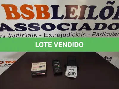 LOTE 259 - 01 LANTERNA DE LED E 01 LUXÍMETRO. (NO ESTADO) ATENÇÃO! FAZER A VISITAÇÃO ANTES DE ARREMATAR, NÃO SABEMOS SE FUNCIONA, LEILÃO NÃO TEM GARANTIA E NEM DEVOLUÇÃO, SUJEITO A POSSÍVEIS AVARIAS VISÍVEIS/OCULTAS E/OU AUSÊNCIA DE COMPONENTES.