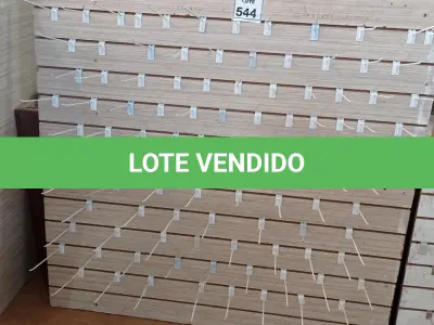 LOTE 544 - 01 PAINEL CANALETADO COM GANCHOS DE 1,49 X 1,40. (NO ESTADO) ATENÇÃO! FAZER A VISITAÇÃO ANTES DE ARREMATAR, NÃO SABEMOS SE FUNCIONA, LEILÃO NÃO TEM GARANTIA E NEM DEVOLUÇÃO, SUJEITO A POSSÍVEIS AVARIAS VISÍVEIS/OCULTAS E/OU AUSÊNCIA DE COMPONENTES.