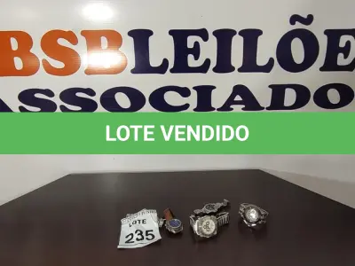 LOTE 235 - 05 RELÓGIOS DE PULSO DE MODELOS DIVERSOS. (NO ESTADO) ATENÇÃO! FAZER A VISITAÇÃO ANTES DE ARREMATAR, NÃO SABEMOS SE FUNCIONA, LEILÃO NÃO TEM GARANTIA E NEM DEVOLUÇÃO, SUJEITO A POSSÍVEIS AVARIAS VISÍVEIS/OCULTAS E/OU AUSÊNCIA DE COMPONENTES.