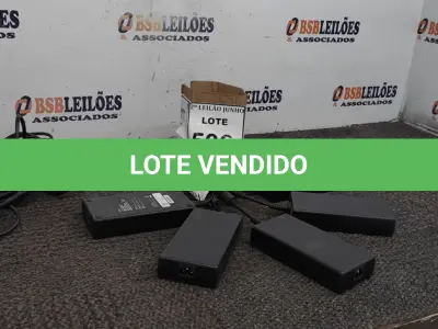 LOTE 506 - 05 FONTES PARA NOTEBOOKS VOLTAGENS DIVERSAS. (NO ESTADO) ATENÇÃO! FAZER A VISITAÇÃO ANTES DE ARREMATAR, NÃO SABEMOS SE FUNCIONA, LEILÃO NÃO TEM GARANTIA E NEM DEVOLUÇÃO, SUJEITO A POSSÍVEIS AVARIAS VISÍVEIS/OCULTAS E/OU AUSÊNCIA DE COMPONENTES.