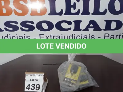 LOTE 439 - 03 MANDRIS DE APERTO RÁPIDO, 01 KIT DE MANDRIL PARA FURADEIRA E 01 BATERIA PARA FURADEIRA. (NO ESTADO) ATENÇÃO! FAZER A VISITAÇÃO ANTES DE ARREMATAR, NÃO SABEMOS SE FUNCIONA, LEILÃO NÃO TEM GARANTIA E NEM DEVOLUÇÃO, SUJEITO A POSSÍVEIS AVARIAS VISÍVEIS/OCULTAS E/OU AUSÊNCIA DE COMPONENTES.