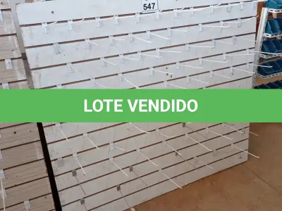 LOTE 547 - 01 PAINEL CANALETADO DE 1,32 X 1,46. (NO ESTADO) ATENÇÃO! FAZER A VISITAÇÃO ANTES DE ARREMATAR, NÃO SABEMOS SE FUNCIONA, LEILÃO NÃO TEM GARANTIA E NEM DEVOLUÇÃO, SUJEITO A POSSÍVEIS AVARIAS VISÍVEIS/OCULTAS E/OU AUSÊNCIA DE COMPONENTES.