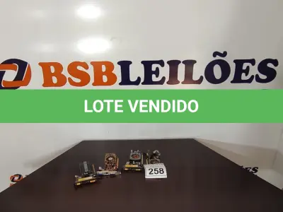 LOTE 258 - 04 PLACAS DE VÍDEO. (NO ESTADO) ATENÇÃO! FAZER A VISITAÇÃO ANTES DE ARREMATAR, NÃO SABEMOS SE FUNCIONA, LEILÃO NÃO TEM GARANTIA E NEM DEVOLUÇÃO, SUJEITO A POSSÍVEIS AVARIAS VISÍVEIS/OCULTAS E/OU AUSÊNCIA DE COMPONENTES.