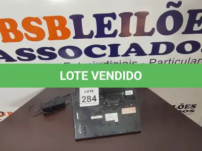 LOTE 284 - 01 NOTEBOOK COM CARREGADOR MARCA LENOVO. (NO ESTADO) ATENÇÃO! FAZER A VISITAÇÃO ANTES DE ARREMATAR, NÃO SABEMOS SE FUNCIONA, LEILÃO NÃO TEM GARANTIA E NEM DEVOLUÇÃO, SUJEITO A POSSÍVEIS AVARIAS VISÍVEIS/OCULTAS E/OU AUSÊNCIA DE COMPONENTES.