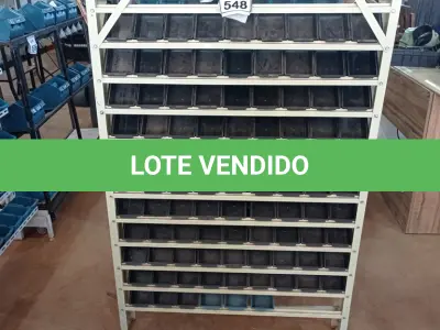LOTE 548 - 01 EXPOSITOR COM GAVETAS PARA PARAFUSOS. (NO ESTADO) ATENÇÃO! FAZER A VISITAÇÃO ANTES DE ARREMATAR, NÃO SABEMOS SE FUNCIONA, LEILÃO NÃO TEM GARANTIA E NEM DEVOLUÇÃO, SUJEITO A POSSÍVEIS AVARIAS VISÍVEIS/OCULTAS E/OU AUSÊNCIA DE COMPONENTES.