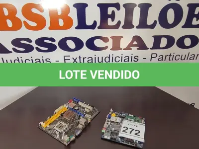 LOTE 272 - 02 PLACAS MÃE PARA PC. (NO ESTADO) ATENÇÃO! FAZER A VISITAÇÃO ANTES DE ARREMATAR, NÃO SABEMOS SE FUNCIONA, LEILÃO NÃO TEM GARANTIA E NEM DEVOLUÇÃO, SUJEITO A POSSÍVEIS AVARIAS VISÍVEIS/OCULTAS E/OU AUSÊNCIA DE COMPONENTES.