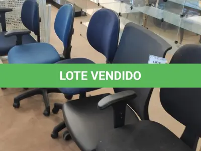 LOTE 521 - 05 CADEIRAS GIRATÓRIAS PARA ESCRITÓRIOS MODELOS DIVERSOS. (NO ESTADO) ATENÇÃO! FAZER A VISITAÇÃO ANTES DE ARREMATAR, NÃO SABEMOS SE FUNCIONA, LEILÃO NÃO TEM GARANTIA E NEM DEVOLUÇÃO, SUJEITO A POSSÍVEIS AVARIAS VISÍVEIS/OCULTAS E/OU AUSÊNCIA DE COMPONENTES.