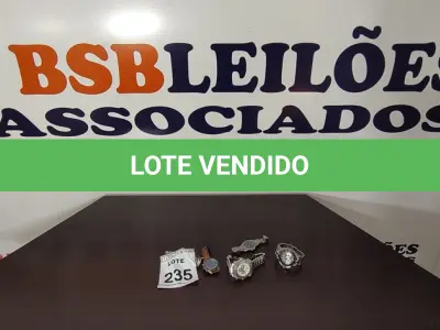 LOTE 235 - 05 RELÓGIOS DE PULSO DE MODELOS DIVERSOS. (NO ESTADO) ATENÇÃO! FAZER A VISITAÇÃO ANTES DE ARREMATAR, NÃO SABEMOS SE FUNCIONA, LEILÃO NÃO TEM GARANTIA E NEM DEVOLUÇÃO, SUJEITO A POSSÍVEIS AVARIAS VISÍVEIS/OCULTAS E/OU AUSÊNCIA DE COMPONENTES.