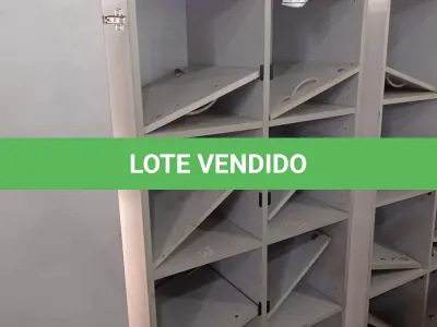 LOTE 395 - 01 ARMÁRIO ALTO PARA ESCRITÓRIO COM 10 PORTAS. (NO ESTADO) ATENÇÃO! FAZER A VISITAÇÃO ANTES DE ARREMATAR, NÃO SABEMOS SE FUNCIONA, LEILÃO NÃO TEM GARANTIA E NEM DEVOLUÇÃO, SUJEITO A POSSÍVEIS AVARIAS VISÍVEIS/OCULTAS E/OU AUSÊNCIA DE COMPONENTES.