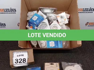 LOTE 328 - 01 LOTE COM VÁRIAS LUMINÁRIAS PAINEL SOLAR MODELOS DIVERSOS. (NO ESTADO) ATENÇÃO! FAZER A VISITAÇÃO ANTES DE ARREMATAR, NÃO SABEMOS SE FUNCIONA, LEILÃO NÃO TEM GARANTIA E NEM DEVOLUÇÃO, SUJEITO A POSSÍVEIS AVARIAS VISÍVEIS/OCULTAS E/OU AUSÊNCIA DE COMPONENTES.