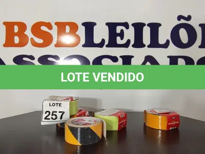 LOTE 257 - 05 FITAS ANTIDERRAPANTE CORES VARIADAS. (NO ESTADO) ATENÇÃO! FAZER A VISITAÇÃO ANTES DE ARREMATAR, NÃO SABEMOS SE FUNCIONA, LEILÃO NÃO TEM GARANTIA E NEM DEVOLUÇÃO, SUJEITO A POSSÍVEIS AVARIAS VISÍVEIS/OCULTAS E/OU AUSÊNCIA DE COMPONENTES.