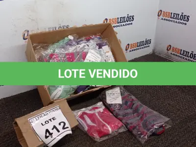 LOTE 412 - 01 LOTE COM VÁRIAS ROUPAS PARA CACHORROS E 03 FOCINHEIRAS TAMANHOS DIVERSOS. (NO ESTADO) ATENÇÃO! FAZER A VISITAÇÃO ANTES DE ARREMATAR, NÃO SABEMOS SE FUNCIONA, LEILÃO NÃO TEM GARANTIA E NEM DEVOLUÇÃO, SUJEITO A POSSÍVEIS AVARIAS VISÍVEIS/OCULTAS E/OU AUSÊNCIA DE COMPONENTES.