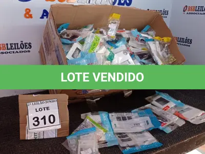 LOTE 310 - 01 LOTE COM MATERIAIS ELÉTRICOS DIVERSOS. (NO ESTADO) ATENÇÃO! FAZER A VISITAÇÃO ANTES DE ARREMATAR, NÃO SABEMOS SE FUNCIONA, LEILÃO NÃO TEM GARANTIA E NEM DEVOLUÇÃO, SUJEITO A POSSÍVEIS AVARIAS VISÍVEIS/OCULTAS E/OU AUSÊNCIA DE COMPONENTES.