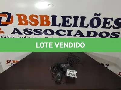 LOTE 229 - 05 FONTES PARA NOTEBOOKS VOLTAGENS DIVERSAS. (NO ESTADO) ATENÇÃO! FAZER A VISITAÇÃO ANTES DE ARREMATAR, NÃO SABEMOS SE FUNCIONA, LEILÃO NÃO TEM GARANTIA E NEM DEVOLUÇÃO, SUJEITO A POSSÍVEIS AVARIAS VISÍVEIS/OCULTAS E/OU AUSÊNCIA DE COMPONENTES.