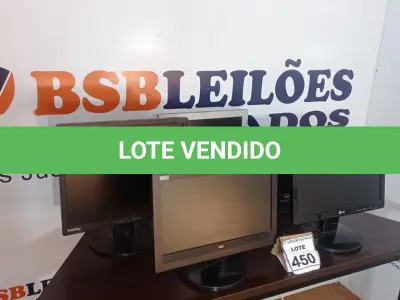 LOTE 450 - 05 MONITORES DE MARCAS E MODELOS DIVERSOS. (NO ESTADO) ATENÇÃO! FAZER A VISITAÇÃO ANTES DE ARREMATAR, NÃO SABEMOS SE FUNCIONA, LEILÃO NÃO TEM GARANTIA E NEM DEVOLUÇÃO, SUJEITO A POSSÍVEIS AVARIAS VISÍVEIS/OCULTAS E/OU AUSÊNCIA DE COMPONENTES.