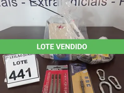 LOTE 441 - 01 LOTE COM DIVERSOS ITENS PARA FURADEIRAS, CORTADORES DE PISO, MOSQUETAS E MATERIAIS DIVERSOS. (NO ESTADO) ATENÇÃO! FAZER A VISITAÇÃO ANTES DE ARREMATAR, NÃO SABEMOS SE FUNCIONA, LEILÃO NÃO TEM GARANTIA E NEM DEVOLUÇÃO, SUJEITO A POSSÍVEIS AVARIAS VISÍVEIS/OCULTAS E/OU AUSÊNCIA DE COMPONENTES.