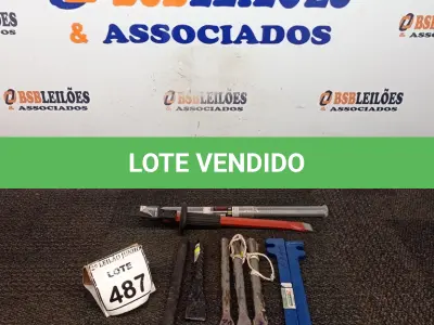 LOTE 487 - 07 PONTEIROS TAMANHOS DIVERSOS E 02 CHAVES PARA DOBRA DE VERGALHÃO. (NO ESTADO) ATENÇÃO! FAZER A VISITAÇÃO ANTES DE ARREMATAR, NÃO SABEMOS SE FUNCIONA, LEILÃO NÃO TEM GARANTIA E NEM DEVOLUÇÃO, SUJEITO A POSSÍVEIS AVARIAS VISÍVEIS/OCULTAS E/OU AUSÊNCIA DE COMPONENTES.