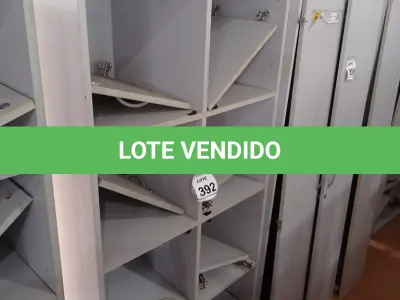 LOTE 392 - 01 ARMÁRIO ALTO PARA ESCRITÓRIO COM 10 PORTAS. (NO ESTADO) ATENÇÃO! FAZER A VISITAÇÃO ANTES DE ARREMATAR, NÃO SABEMOS SE FUNCIONA, LEILÃO NÃO TEM GARANTIA E NEM DEVOLUÇÃO, SUJEITO A POSSÍVEIS AVARIAS VISÍVEIS/OCULTAS E/OU AUSÊNCIA DE COMPONENTES.