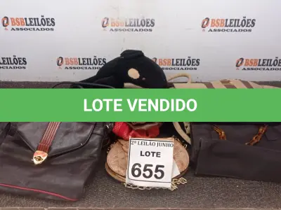 LOTE 655 - 01 LOTE COM BOLSAS E CINTOS FEMININOS VARIADOS.  (NO ESTADO) ATENÇÃO! FAZER A VISITAÇÃO ANTES DE ARREMATAR, NÃO SABEMOS SE FUNCIONA, LEILÃO NÃO TEM GARANTIA E NEM DEVOLUÇÃO, SUJEITO A POSSÍVEIS AVARIAS VISÍVEIS/OCULTAS E/OU AUSÊNCIA DE COMPONENTES.