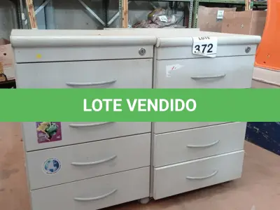 LOTE 372 - 02 GAVETEIROS COM 04 GAVETAS CADA. (NO ESTADO) ATENÇÃO! FAZER A VISITAÇÃO ANTES DE ARREMATAR, NÃO SABEMOS SE FUNCIONA, LEILÃO NÃO TEM GARANTIA E NEM DEVOLUÇÃO, SUJEITO A POSSÍVEIS AVARIAS VISÍVEIS/OCULTAS E/OU AUSÊNCIA DE COMPONENTES.