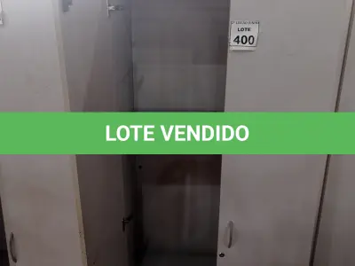 LOTE 400 - 01 ARMÁRIO ALTO COM 02 PORTAS 02 COMPARTIMENTOS. (NO ESTADO) ATENÇÃO! FAZER A VISITAÇÃO ANTES DE ARREMATAR, NÃO SABEMOS SE FUNCIONA, LEILÃO NÃO TEM GARANTIA E NEM DEVOLUÇÃO, SUJEITO A POSSÍVEIS AVARIAS VISÍVEIS/OCULTAS E/OU AUSÊNCIA DE COMPONENTES.