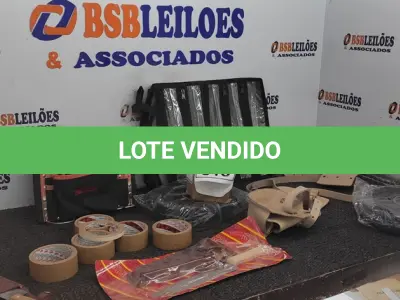 LOTE 518 - 02 FACAS SENDO 01 COM BAINHA, 02 PORTAS FERRAMENTAS, 01 BOLSA PORTA FERRAMENTAS, 02 ROLOS DE VEDAÇÃO, 06 FITAS E 02 PORTAS EMPATE DE 05 DIVISÕES (NO ESTADO) ATENÇÃO! FAZER A VISITAÇÃO ANTES DE ARREMATAR, NÃO SABEMOS SE FUNCIONA, LEILÃO NÃO TEM GARANTIA E NEM DEVOLUÇÃO, SUJEITO A POSSÍVEIS AVARIAS VISÍVEIS/OCULTAS E/OU AUSÊNCIA DE COMPONENTES.