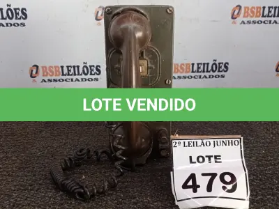 LOTE 479 - 01 TELEFONE ANTIGO. (NO ESTADO) ATENÇÃO! FAZER A VISITAÇÃO ANTES DE ARREMATAR, NÃO SABEMOS SE FUNCIONA, LEILÃO NÃO TEM GARANTIA E NEM DEVOLUÇÃO, SUJEITO A POSSÍVEIS AVARIAS VISÍVEIS/OCULTAS E/OU AUSÊNCIA DE COMPONENTES.