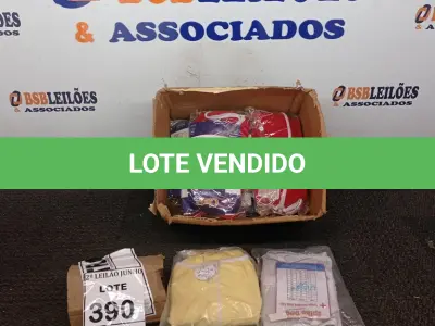 LOTE 390 - 01 LOTE COM VÁRIAS ROUPAS PARA CACHORROS. (NO ESTADO) ATENÇÃO! FAZER A VISITAÇÃO ANTES DE ARREMATAR, NÃO SABEMOS SE FUNCIONA, LEILÃO NÃO TEM GARANTIA E NEM DEVOLUÇÃO, SUJEITO A POSSÍVEIS AVARIAS VISÍVEIS/OCULTAS E/OU AUSÊNCIA DE COMPONENTES.