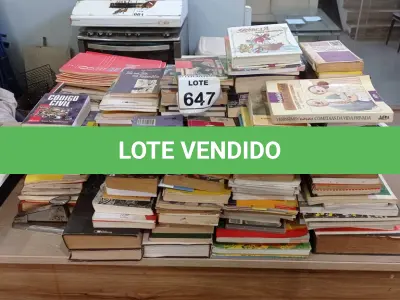 LOTE 647 - 01 LOTE COM GRANDE QUANTIDADE DE LIVROS.  (NO ESTADO) ATENÇÃO! FAZER A VISITAÇÃO ANTES DE ARREMATAR, NÃO SABEMOS SE FUNCIONA, LEILÃO NÃO TEM GARANTIA E NEM DEVOLUÇÃO, SUJEITO A POSSÍVEIS AVARIAS VISÍVEIS/OCULTAS E/OU AUSÊNCIA DE COMPONENTES.