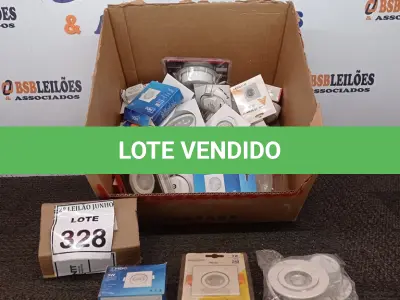 LOTE 328 - 01 LOTE COM VÁRIAS LUMINÁRIAS PAINEL SOLAR MODELOS DIVERSOS. (NO ESTADO) ATENÇÃO! FAZER A VISITAÇÃO ANTES DE ARREMATAR, NÃO SABEMOS SE FUNCIONA, LEILÃO NÃO TEM GARANTIA E NEM DEVOLUÇÃO, SUJEITO A POSSÍVEIS AVARIAS VISÍVEIS/OCULTAS E/OU AUSÊNCIA DE COMPONENTES.