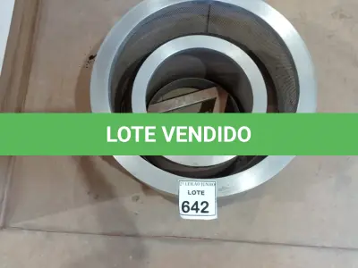LOTE 642 - 02 BASES PARA LIXEIRAS INOX TAMANHOS DIFERENTES.  (NO ESTADO) ATENÇÃO! FAZER A VISITAÇÃO ANTES DE ARREMATAR, NÃO SABEMOS SE FUNCIONA, LEILÃO NÃO TEM GARANTIA E NEM DEVOLUÇÃO, SUJEITO A POSSÍVEIS AVARIAS VISÍVEIS/OCULTAS E/OU AUSÊNCIA DE COMPONENTES.