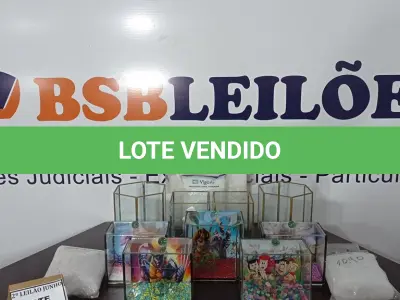 LOTE 435 - 09 AQUÁRIOS TAMANHOS DIVERSOS, 04 PACOTES DE RAÇÃO PARA PEIXE E 04 ALMOFADAS PARA AQUÁRIOS TAMANHOS VARIADOS. (NO ESTADO) ATENÇÃO! FAZER A VISITAÇÃO ANTES DE ARREMATAR, NÃO SABEMOS SE FUNCIONA, LEILÃO NÃO TEM GARANTIA E NEM DEVOLUÇÃO, SUJEITO A POSSÍVEIS AVARIAS VISÍVEIS/OCULTAS E/OU AUSÊNCIA DE COMPONENTES.