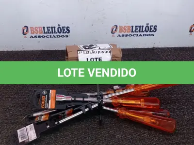 LOTE 449 - 06 CHAVES PHILIPS E 01 CHAVE CANHÃO. (NO ESTADO) ATENÇÃO! FAZER A VISITAÇÃO ANTES DE ARREMATAR, NÃO SABEMOS SE FUNCIONA, LEILÃO NÃO TEM GARANTIA E NEM DEVOLUÇÃO, SUJEITO A POSSÍVEIS AVARIAS VISÍVEIS/OCULTAS E/OU AUSÊNCIA DE COMPONENTES.