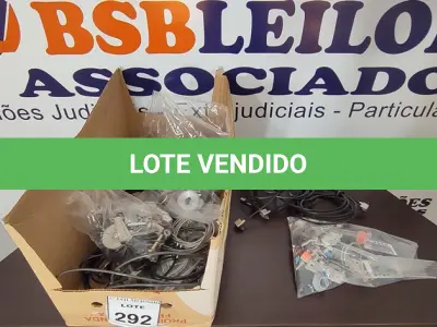 LOTE 292 - 01 LOTE COM DIVERSOS CABOS DE SEGURANÇA PARA NOTEBOOKS E ACESSÓRIOS DIVERSOS. (NO ESTADO) ATENÇÃO! FAZER A VISITAÇÃO ANTES DE ARREMATAR, NÃO SABEMOS SE FUNCIONA, LEILÃO NÃO TEM GARANTIA E NEM DEVOLUÇÃO, SUJEITO A POSSÍVEIS AVARIAS VISÍVEIS/OCULTAS E/OU AUSÊNCIA DE COMPONENTES.