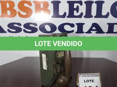 LOTE 434 - 01 TELEFONE ANTIGO. (NO ESTADO) ATENÇÃO! FAZER A VISITAÇÃO ANTES DE ARREMATAR, NÃO SABEMOS SE FUNCIONA, LEILÃO NÃO TEM GARANTIA E NEM DEVOLUÇÃO, SUJEITO A POSSÍVEIS AVARIAS VISÍVEIS/OCULTAS E/OU AUSÊNCIA DE COMPONENTES.